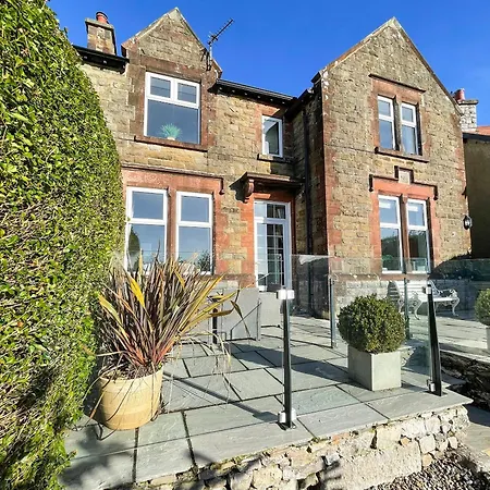 Dunmail House بيت للعطل